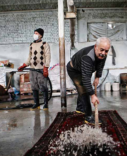 شستشوی سنتی قالی در قالیشویی دیباجی